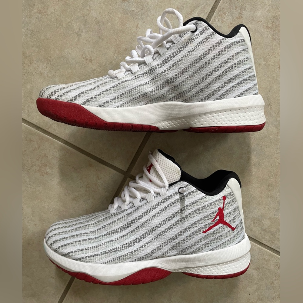 Air Jordan Kids Shoes. Size 7Y.